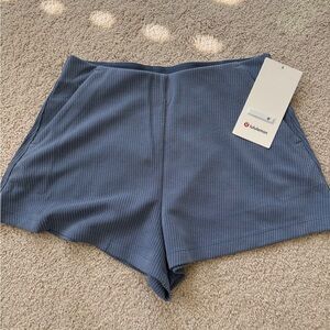 Lululemon Ribbed Softstreme High-Rise Short 2" Oasis Blue size 6